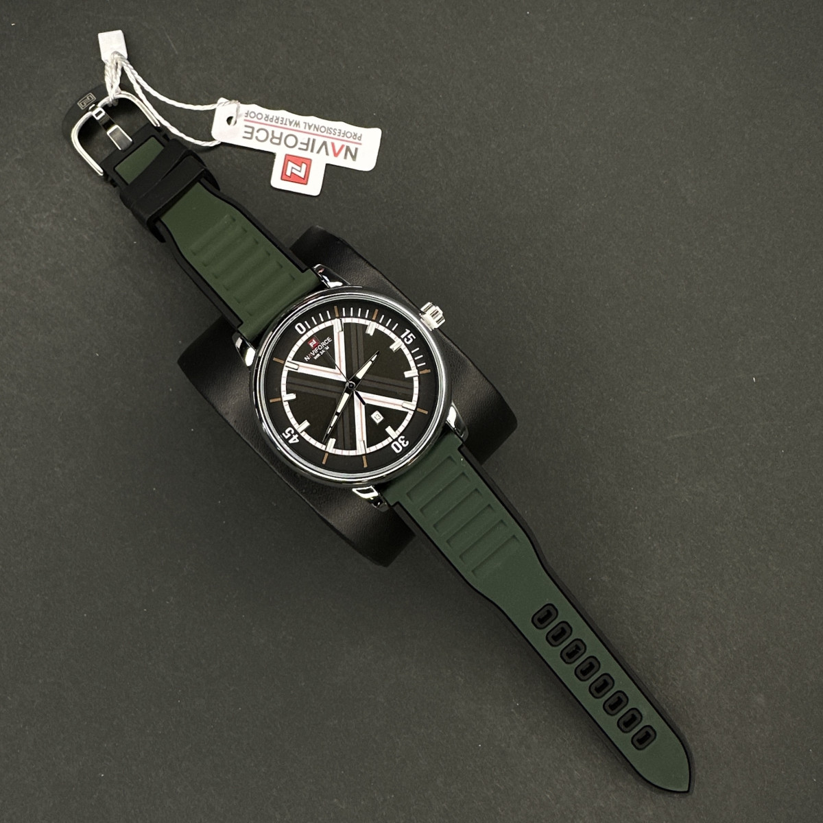 نیوی فورس مردانه موتور ژاپن کد(6463) قاب نقره ای بند سبز تیره