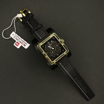 نیوی فورس مردانه موتور ژاپن مربعی کد(6508) قاب طلایی صفحه مشکی شیشه رفلکس بند مشکی