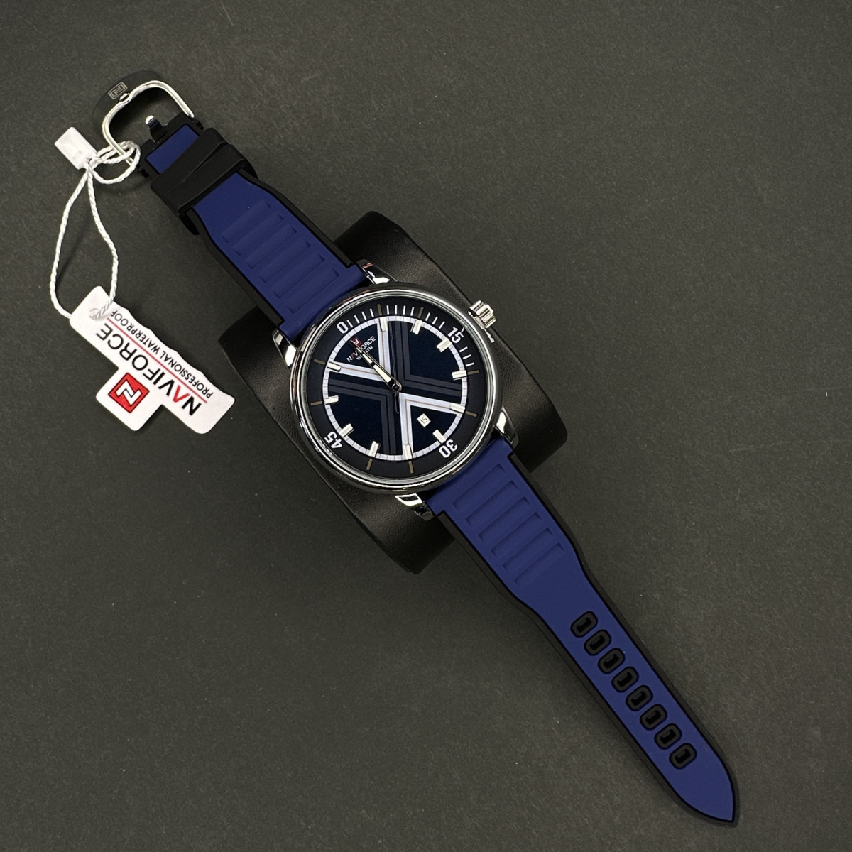 نیوی فورس مردانه موتور ژاپن کد(6461) قاب نقره ای بند سرمه ای