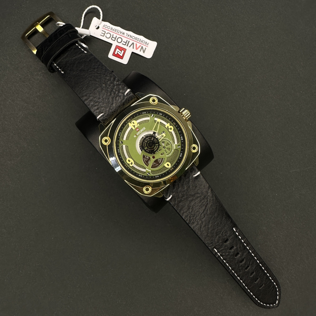 نیوی فورس مردانه موتور ژاپن کد(6501)قاب طلایی صفحه سبز بند مشکی