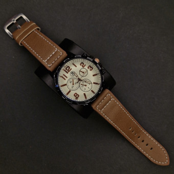 اسپرت مردانه کد(7097) بند قهوه ای/صفحه سفید/ شیشه رفلکس