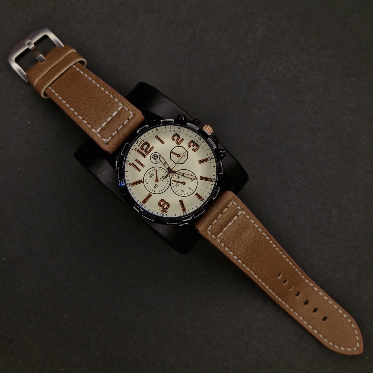 اسپرت مردانه کد(7097) بند قهوه ای/صفحه سفید/ شیشه رفلکس