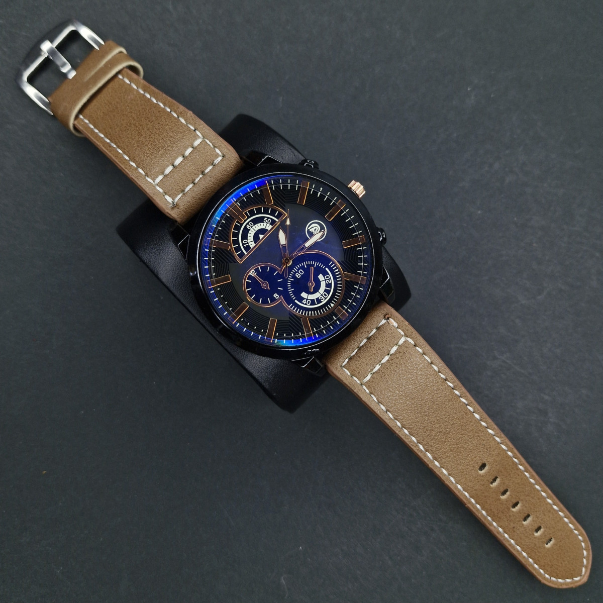 اسپرت مردانه کد(7112) بند قهوه ای/صفحه مشکی/ شیشه رفلکس