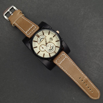 اسپرت مردانه کد(7114) بند قهوه ای/صفحه سفید/ شیشه رفلکس