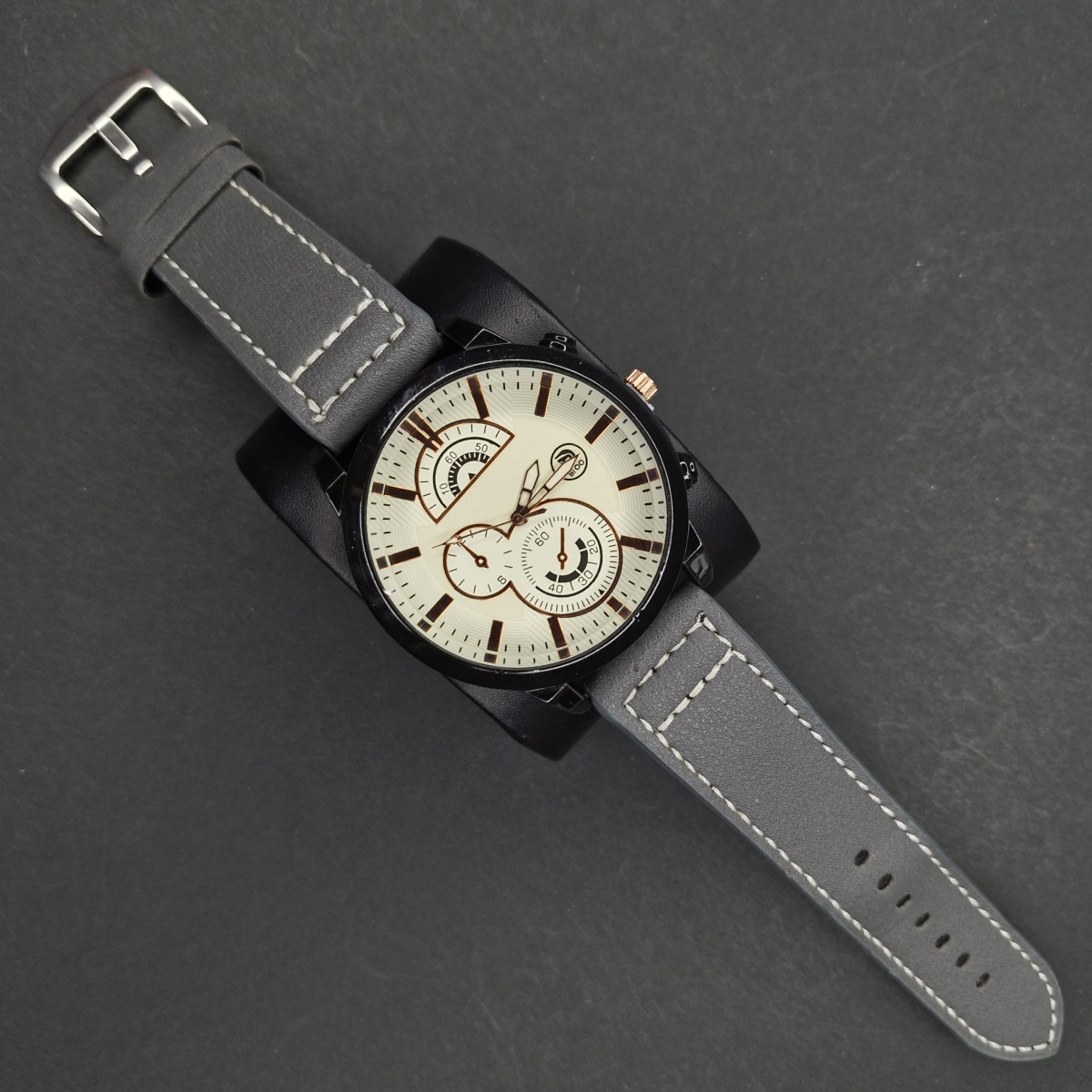 اسپرت مردانه کد(7117) بند طوسی/صفحه سفید/ شیشه رفلکس