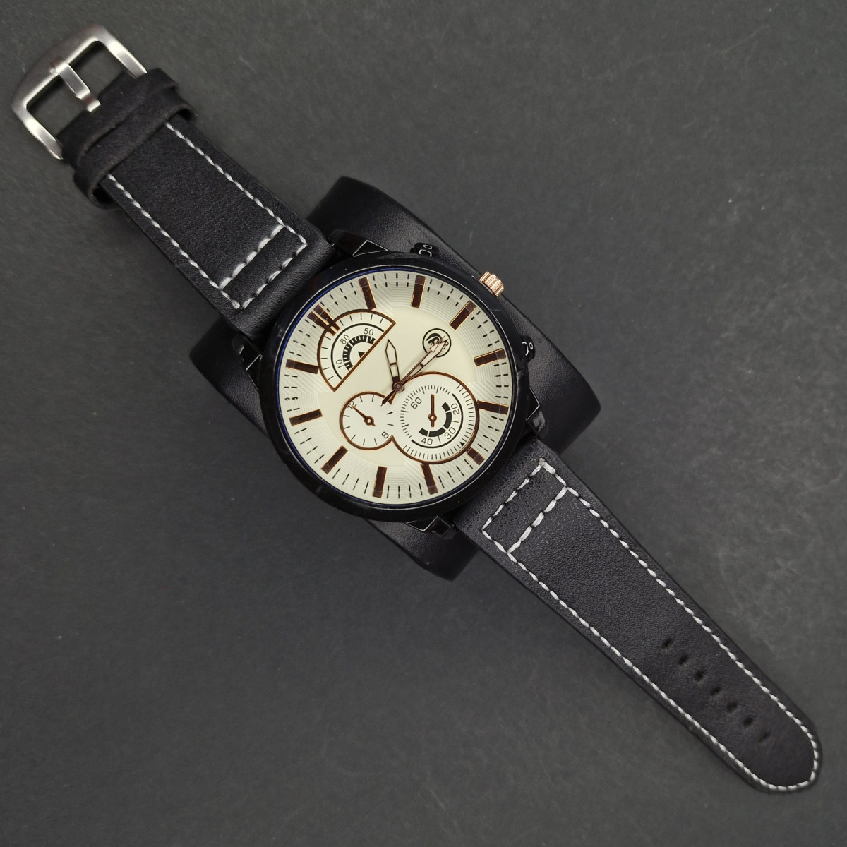 اسپرت مردانه کد(7118) بند مشکی/صفحه سفید/ شیشه رفلکس