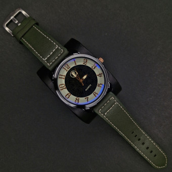 اسپرت مردانه کد(7127) بند سبز/صفحه مشکی/ شیشه رفلکس