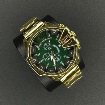 دیزل شاخدار کد (7164) بند طلایی داخل سبز