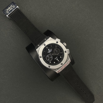 هابلوت مردانه کد(7246) بند مشکی قاب نقره ای صفحه مشکی