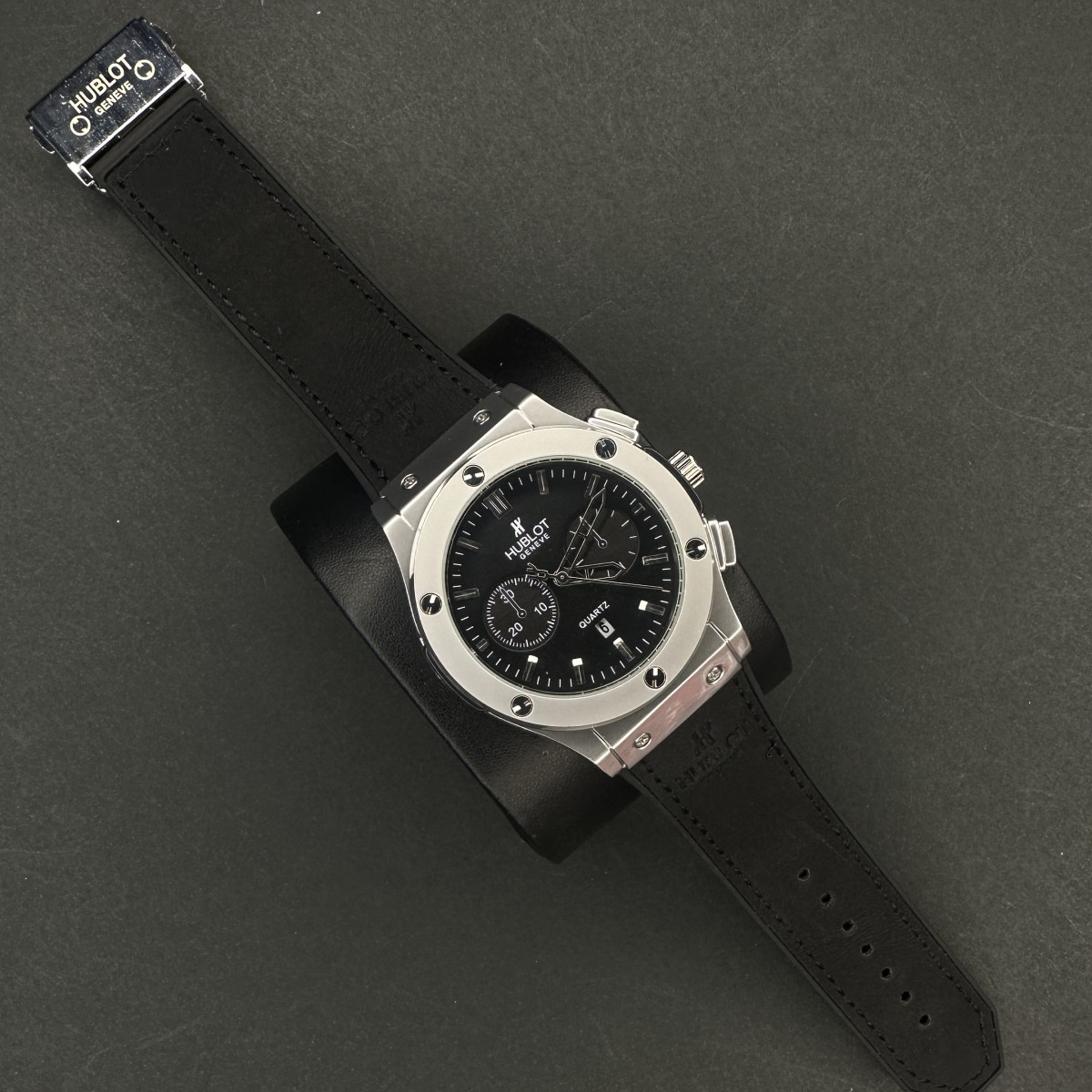 هابلوت مردانه کد(7246) بند مشکی قاب نقره ای صفحه مشکی