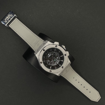 هابلوت مردانه کد(7248) بند طوسی قاب نقره ای صفحه مشکی