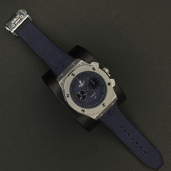 هابلوت مردانه کد(7254) بند سورمه ای قاب نقره ای صفحه سورمه ای