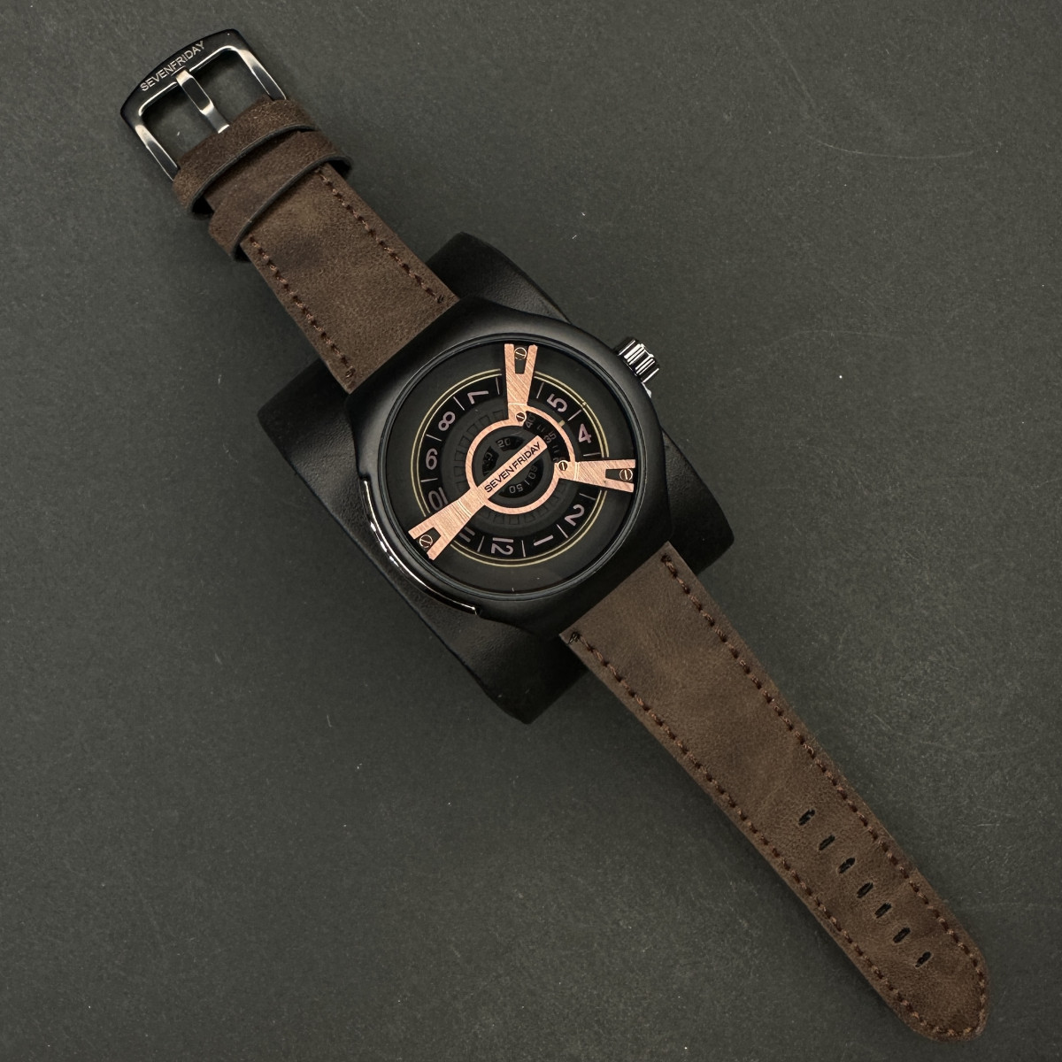 سون فرایدی مردانه کد(6342) صحفه گرد بند قهوه ای تیره