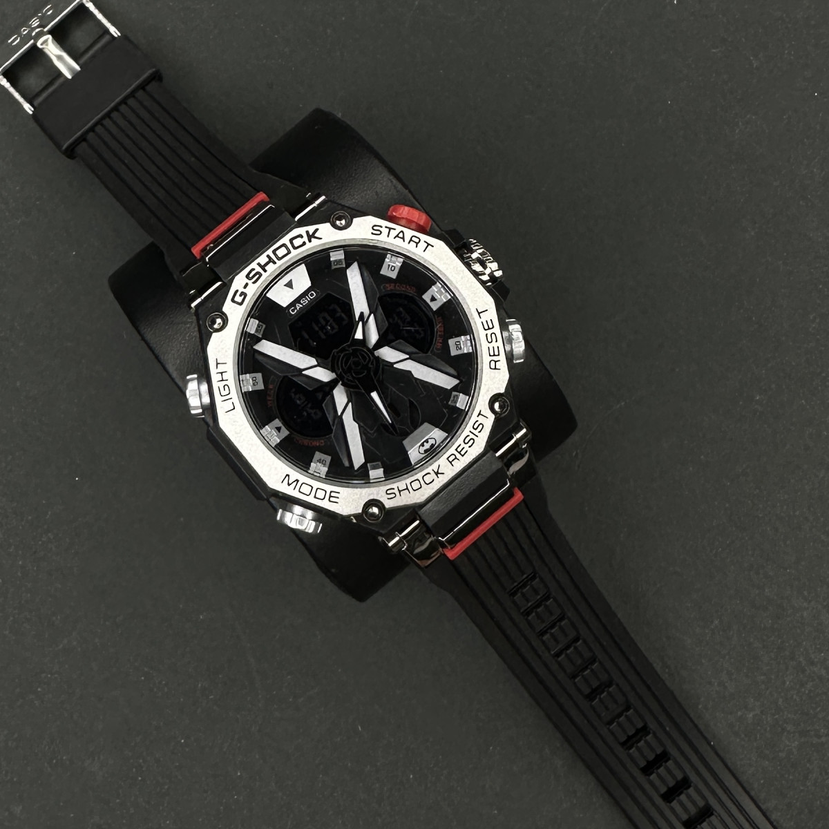 جیشاک BATMAN EDITION کد(6345) بند مشکی قاب نقره ای