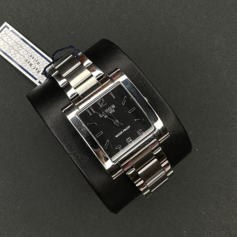 برند اورجینال LAROS موتور ژاپن (6401) مستطیلی نقره ای صفحه مشکی