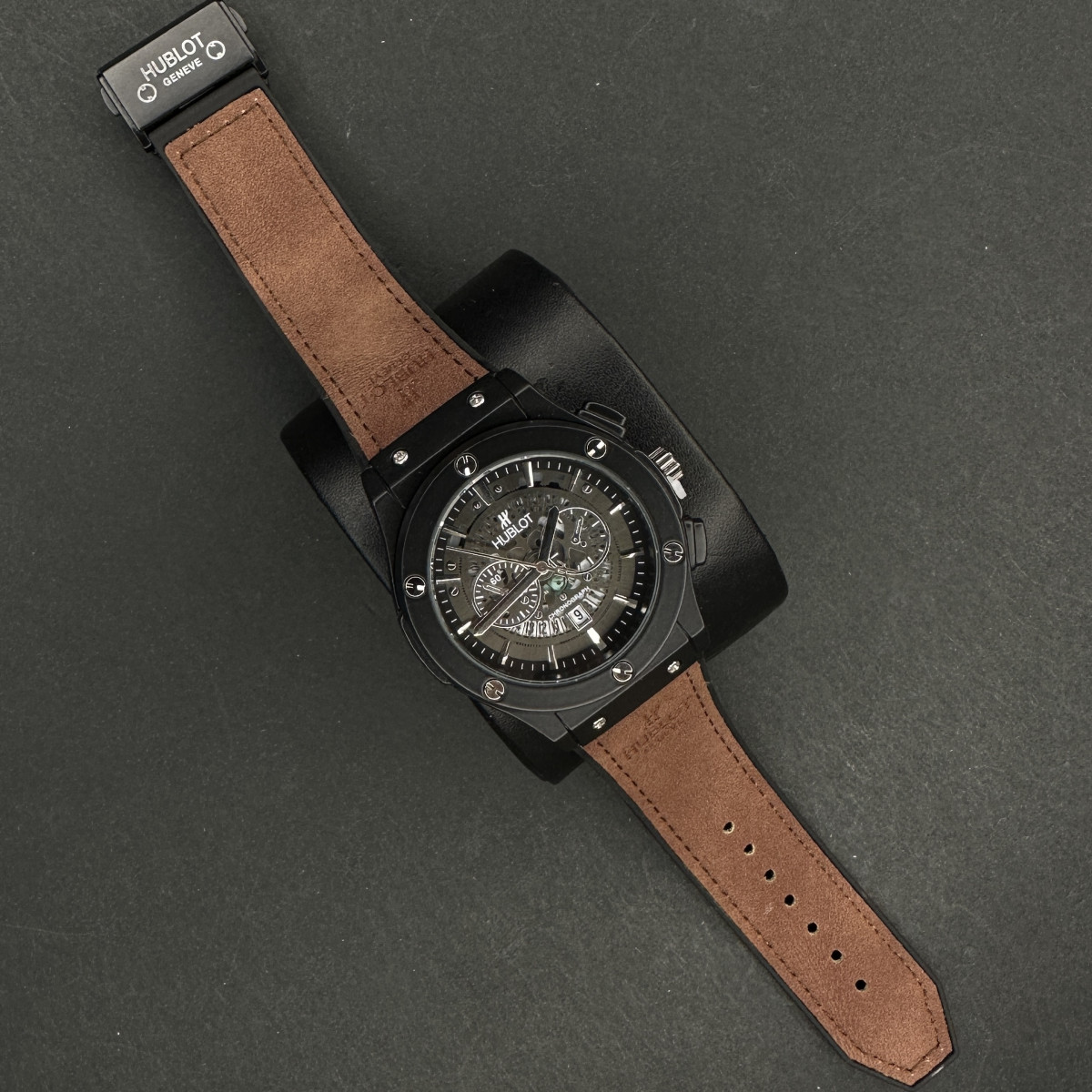 هابلوت مردانه کد(8051)بند قهوه ای قاب مشکی صفحه مشکی