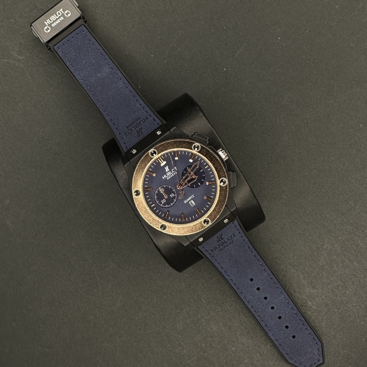 هابلوت مردانه کد(8058)بند سرمه ای قاب مسی صفحه سرمه ای