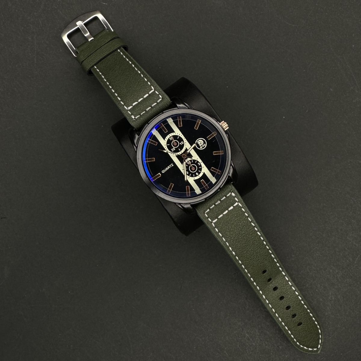 اسپرت مردانه کد(8103) بند سبز صفحه سرمه ای شیشه رفلکس