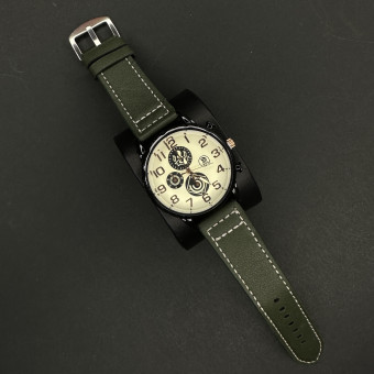 اسپرت مردانه کد(8119) بند سبز صفحه شیری شیشه رفلکس