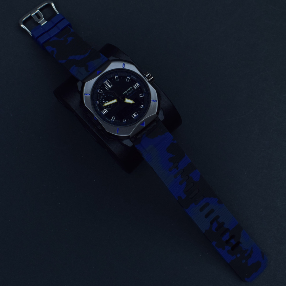 جیشاک مردانه پروتک کد(8172) بند سرمه ای ارتشی قاب مشکی