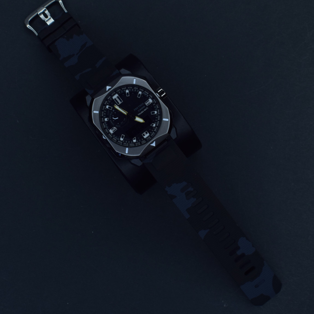 جیشاک مردانه پروتک کد(8176) بند مشکی ارتشی قاب نوک مدادی