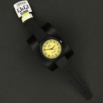 Q&Q مدل VQ50-J002Y موتور ژاپن کد(8706)مشکی صفحه طلایی