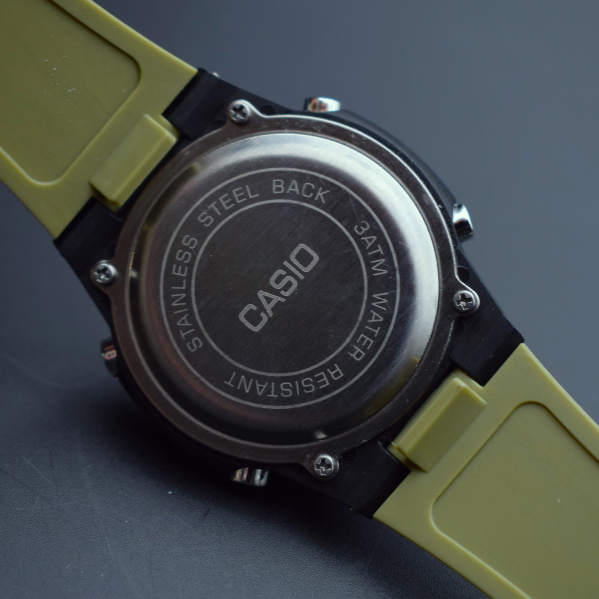 ساعت CASIO دیجیتالی مدل (8736) بند سبز خاکی