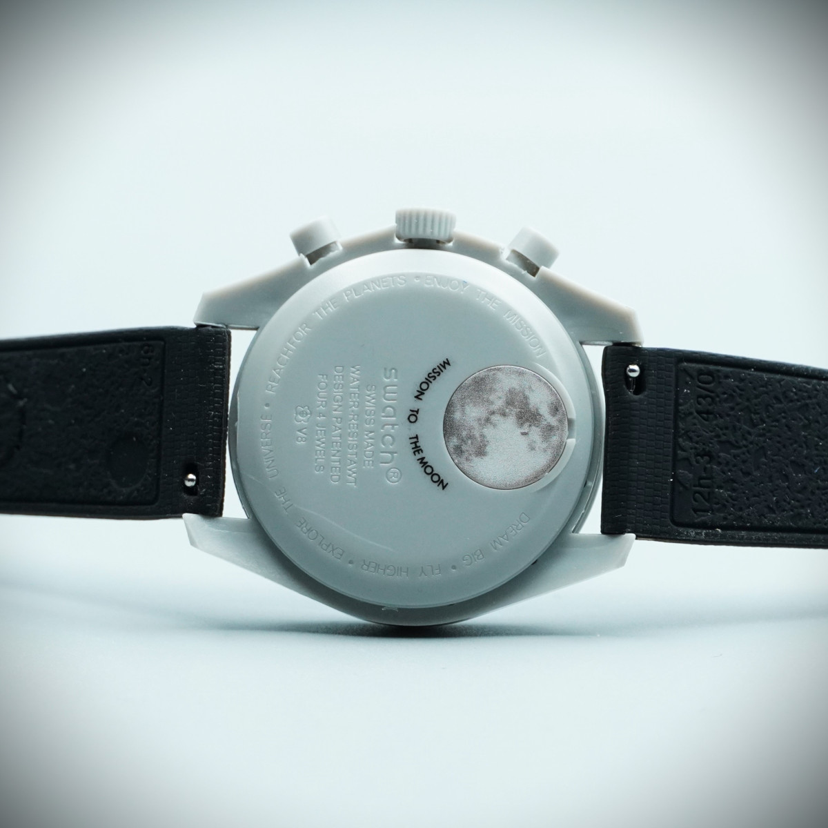 امگا سواچ MOON SWATCH کد(543) بند مشکی قاب و صفحه طوسی
