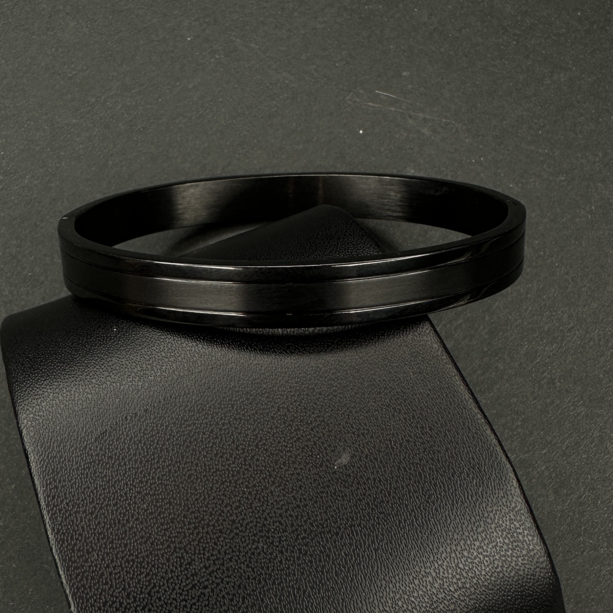 دستبند بنگل النگویی کد (1044) مشکی