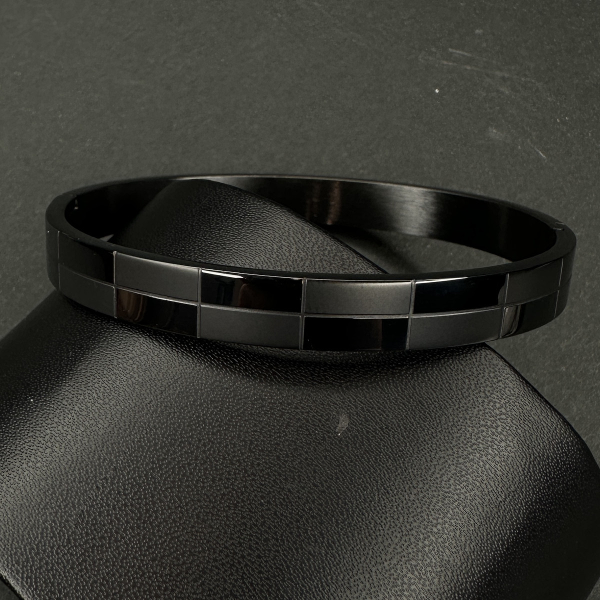 دستبند بنگل النگویی کد (1045) مشکی