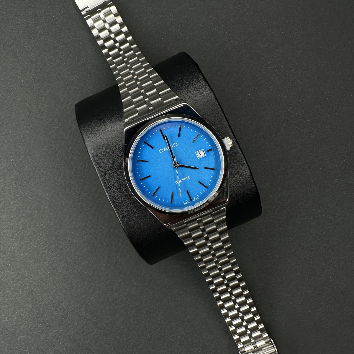 کاسیوصفحه گرد کد (931) نقره ای داخل آبی پررنگ