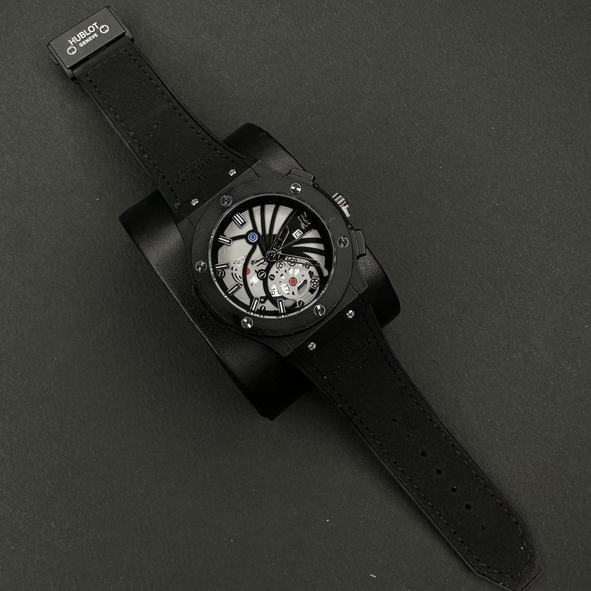 هابلوت مردانه کد (5539) بند مشکی قاب مشکی داخل خط مشکی