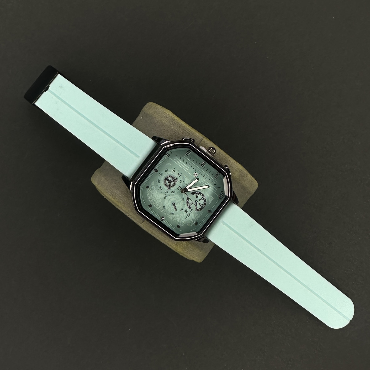 هابلوت بند سیلیکونی (5926) رنگ آبی روشن