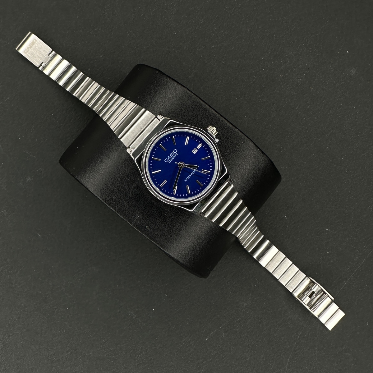 کاسیو کد(5977) قاب نقره ای صفحه سرمه ای بند نقره ای