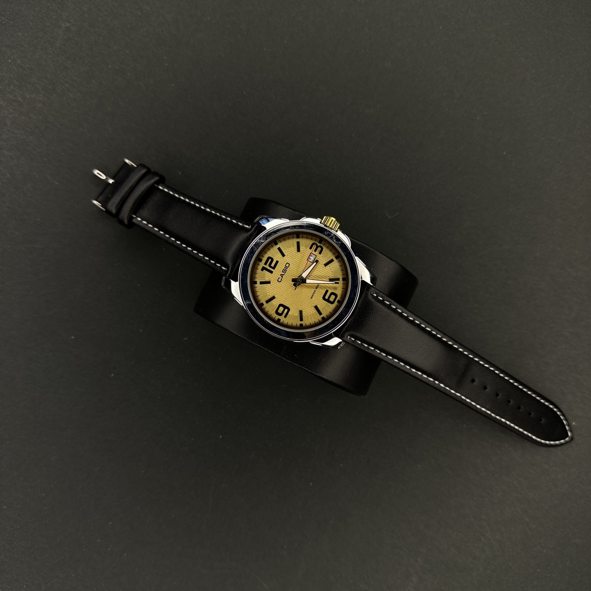 کاسیو کد (5998) قاب نقره ای صفحه طلایی بند مشکی