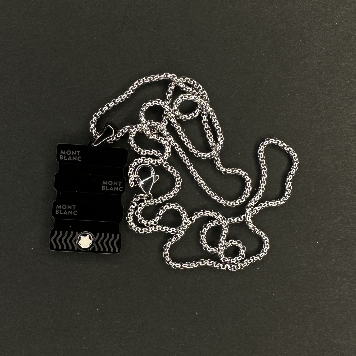 گردنبند طرح MONT BLANC کد(3097) مشکی زنجیر نقره ای