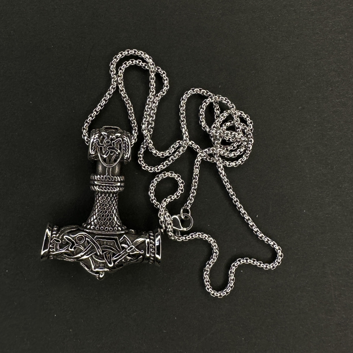 گردنبند طرح چکش ثور کد (3102) تمام نقره ای