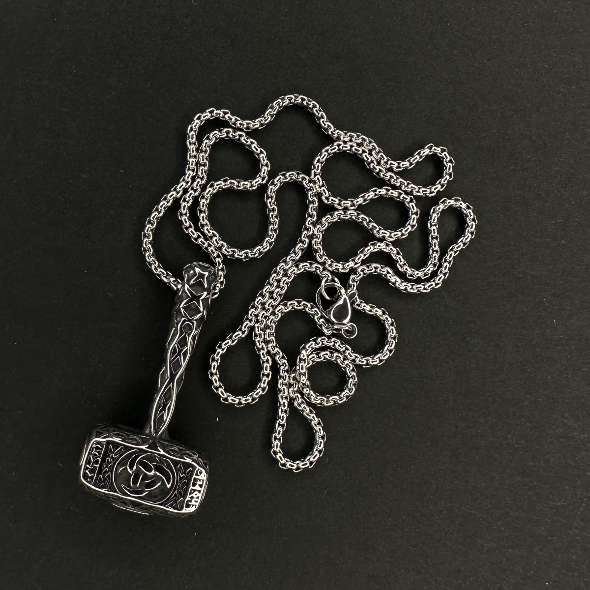 گردنبند طرح چکش ثور کد (3104) تمام نقره ای