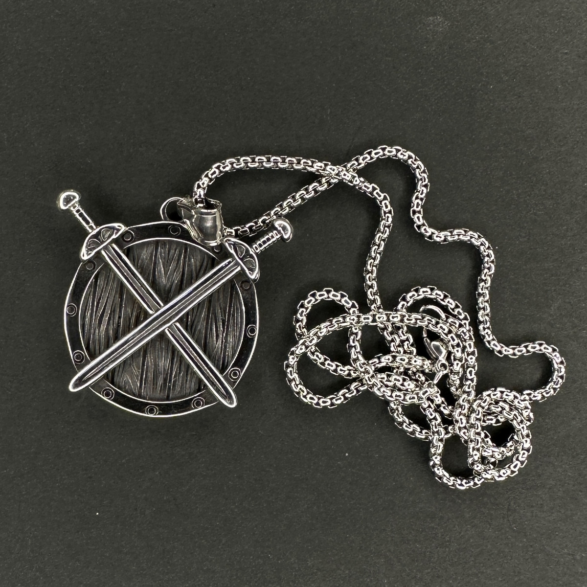 گردنبند طرح سپر و شمشیر کد(3109) تمام نقره ای