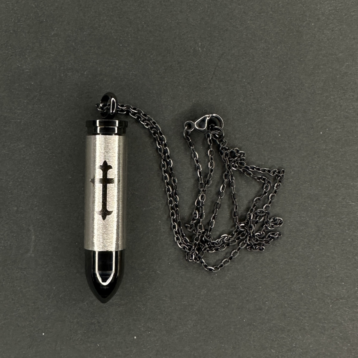 گردنبند طرح گلوله صلیب دار کد(3111) نقره ای مشکی زنجیر مشکی