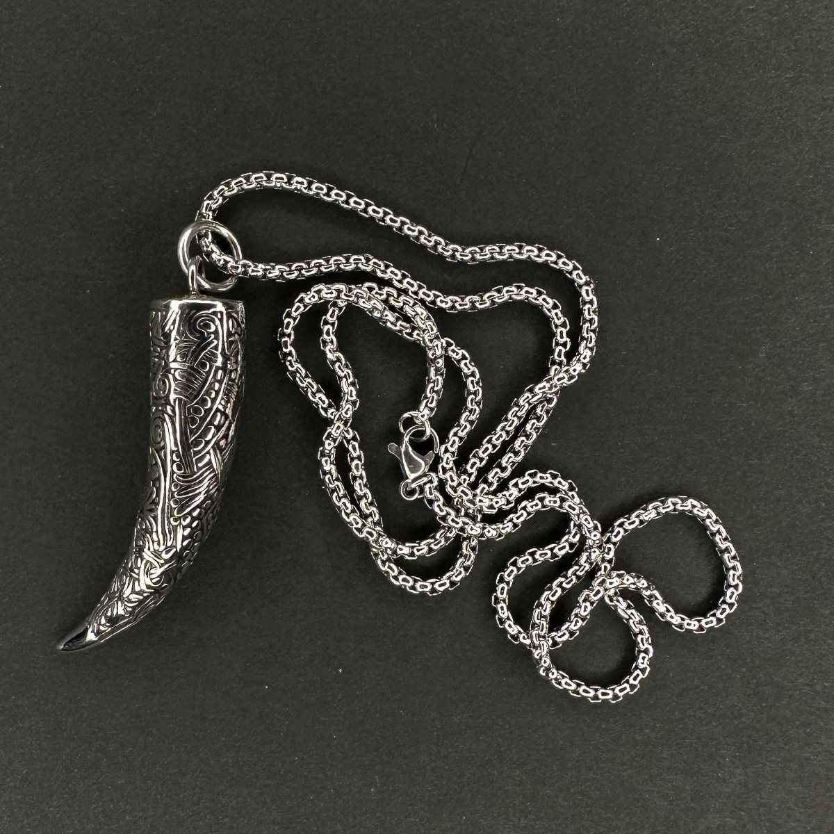 گردنبند طرح دندان خمیده کد(3113) تمام نقره ای