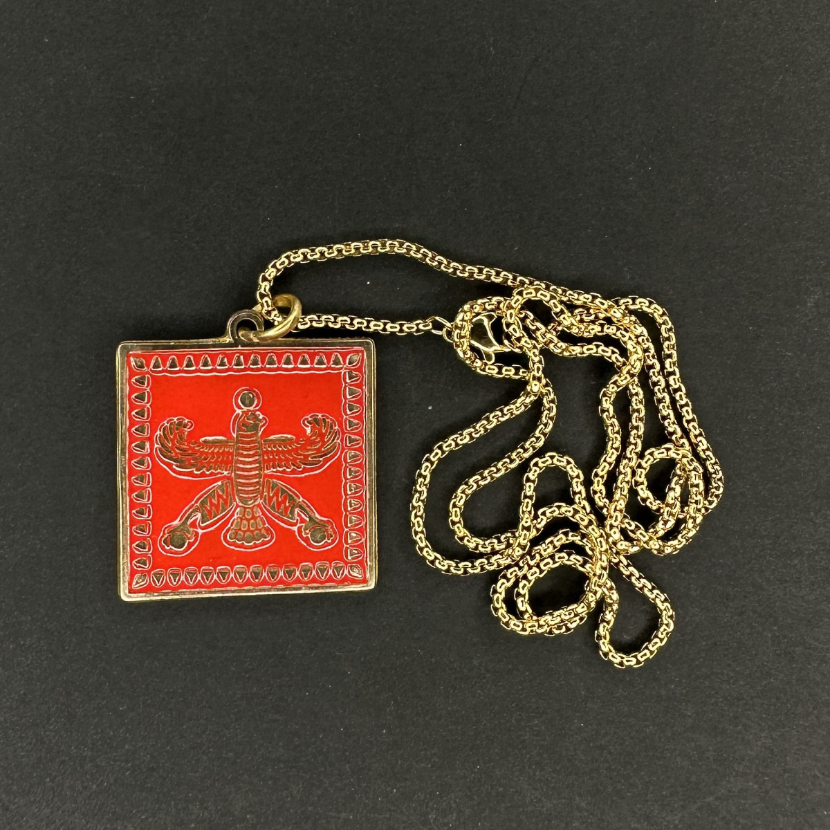 گردنبند طرح پرنده هخامنشی کد(3120) طلایی قرمز زنجیر طلایی