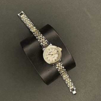 زنانه اقتصادی کد(6056) قاب طلایی صفحه سفید بند طلایی نقره ای