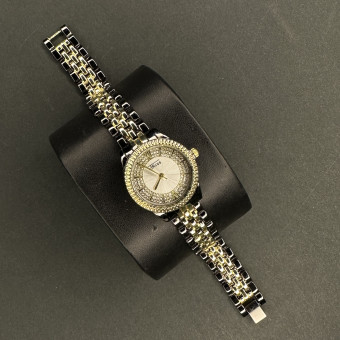 زنانه اقتصادی کد(6072) قاب طلایی صفحه دور نگین بند طلایی مشکی