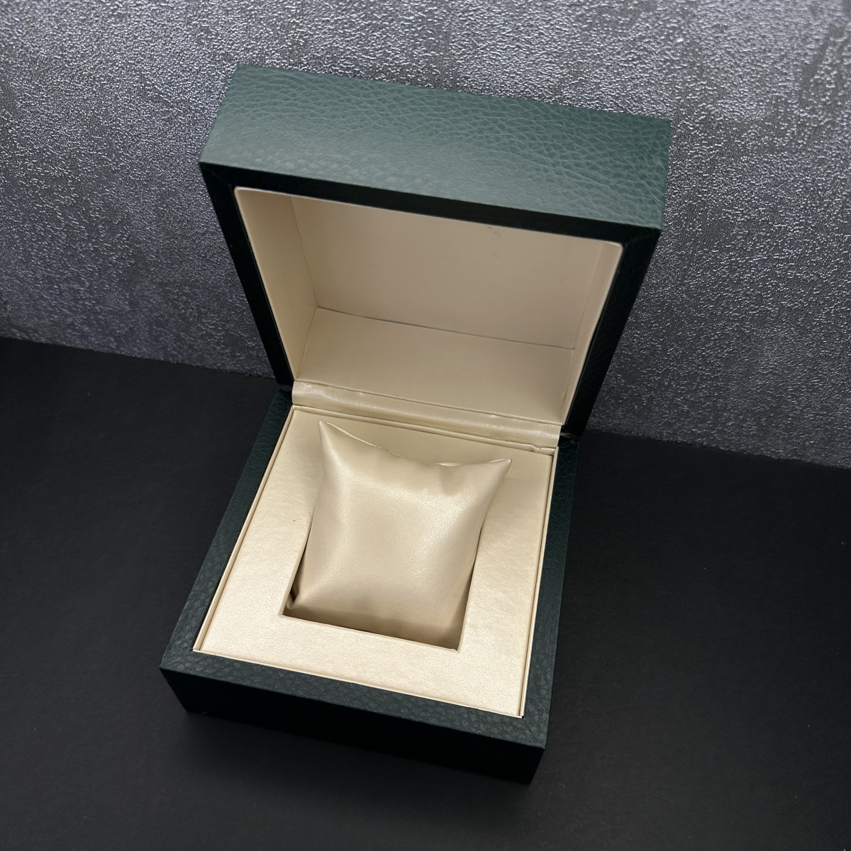 باکس ساعت شرکتی کد(6085) سبز تیره