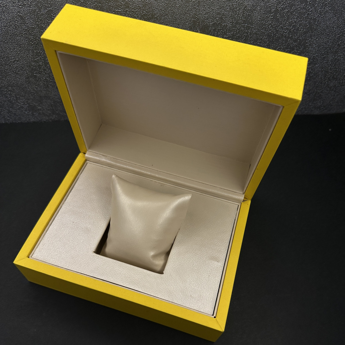 باکس ساعت شرکتی کد(6090) زرد