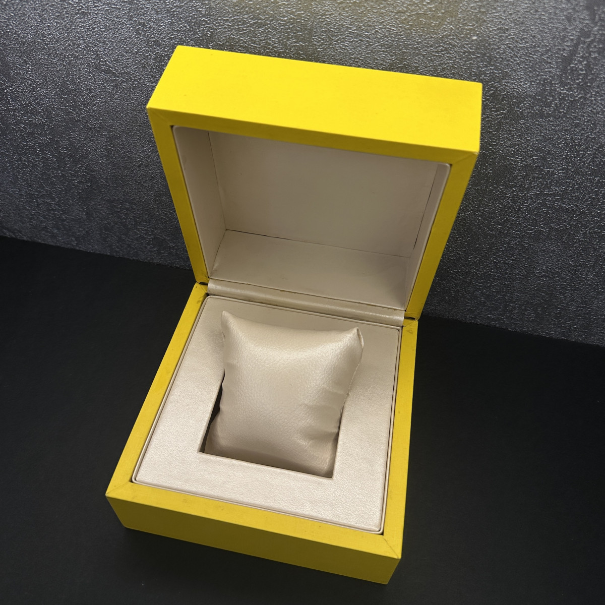 باکس ساعت شرکتی کد(6091) زرد