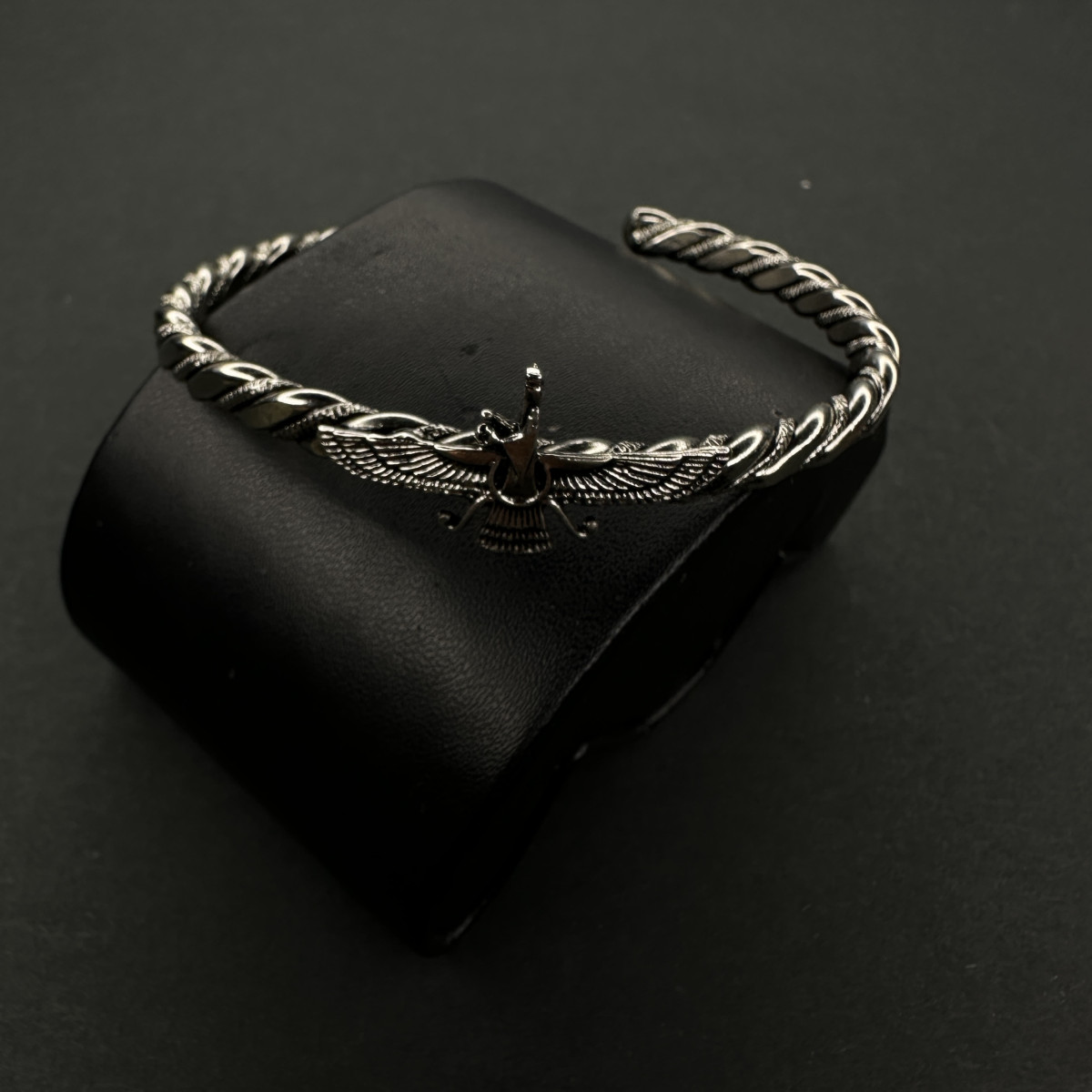 دستبند بنگل طرح هخامنشی کد (6320) نقره ای