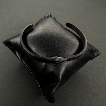 دستبند بنگل کد (6328) مشکی