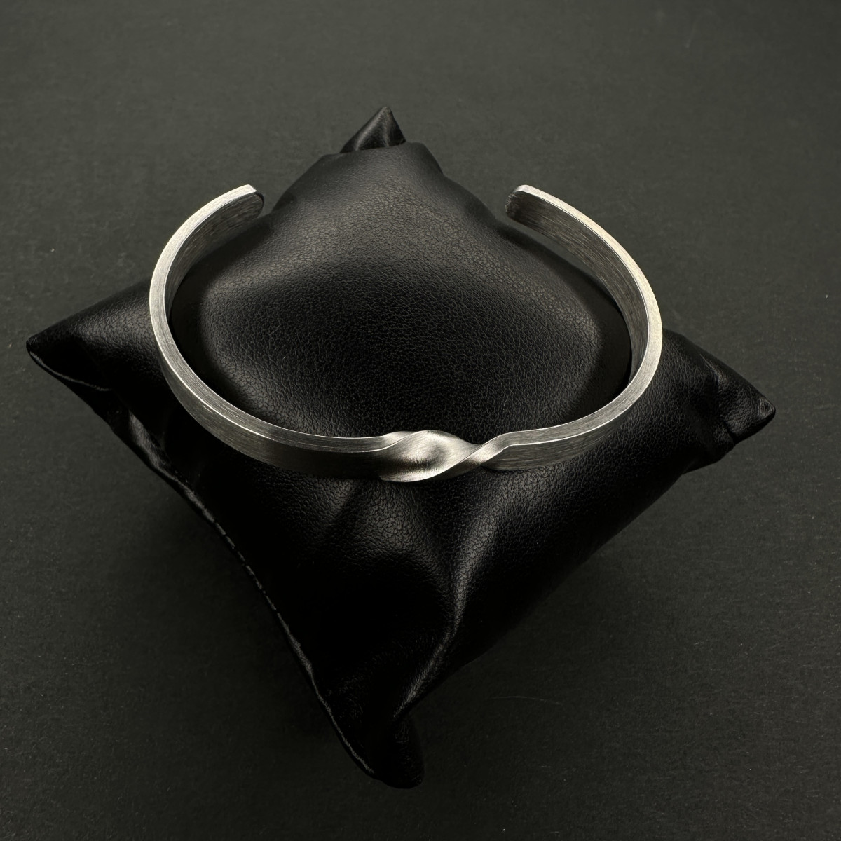 دستبند بنگل کد (6329) نقره ای